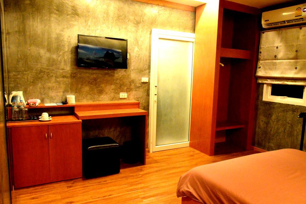 Chaphone Guesthouse Phuket Extérieur photo