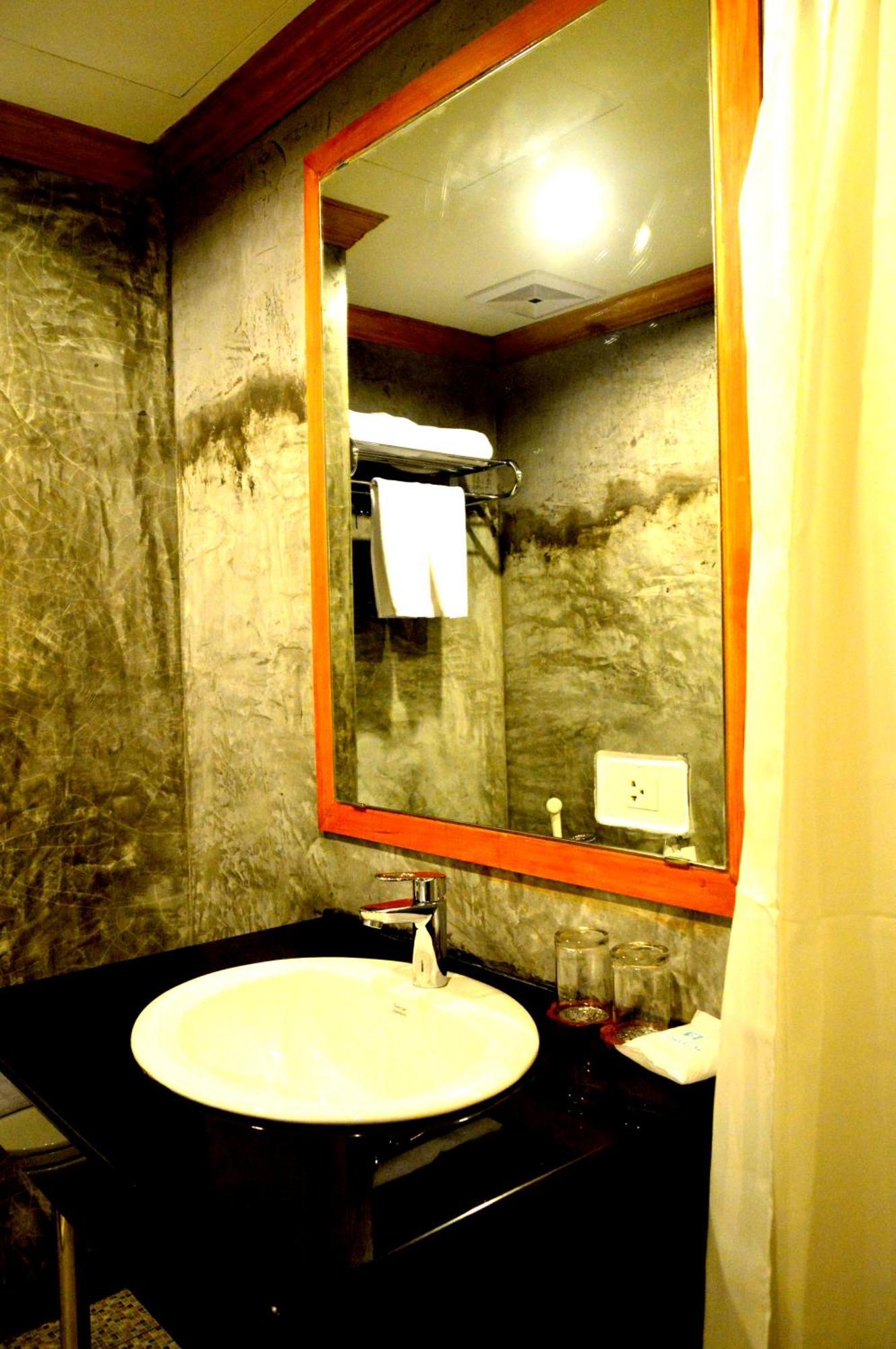 Chaphone Guesthouse Phuket Extérieur photo