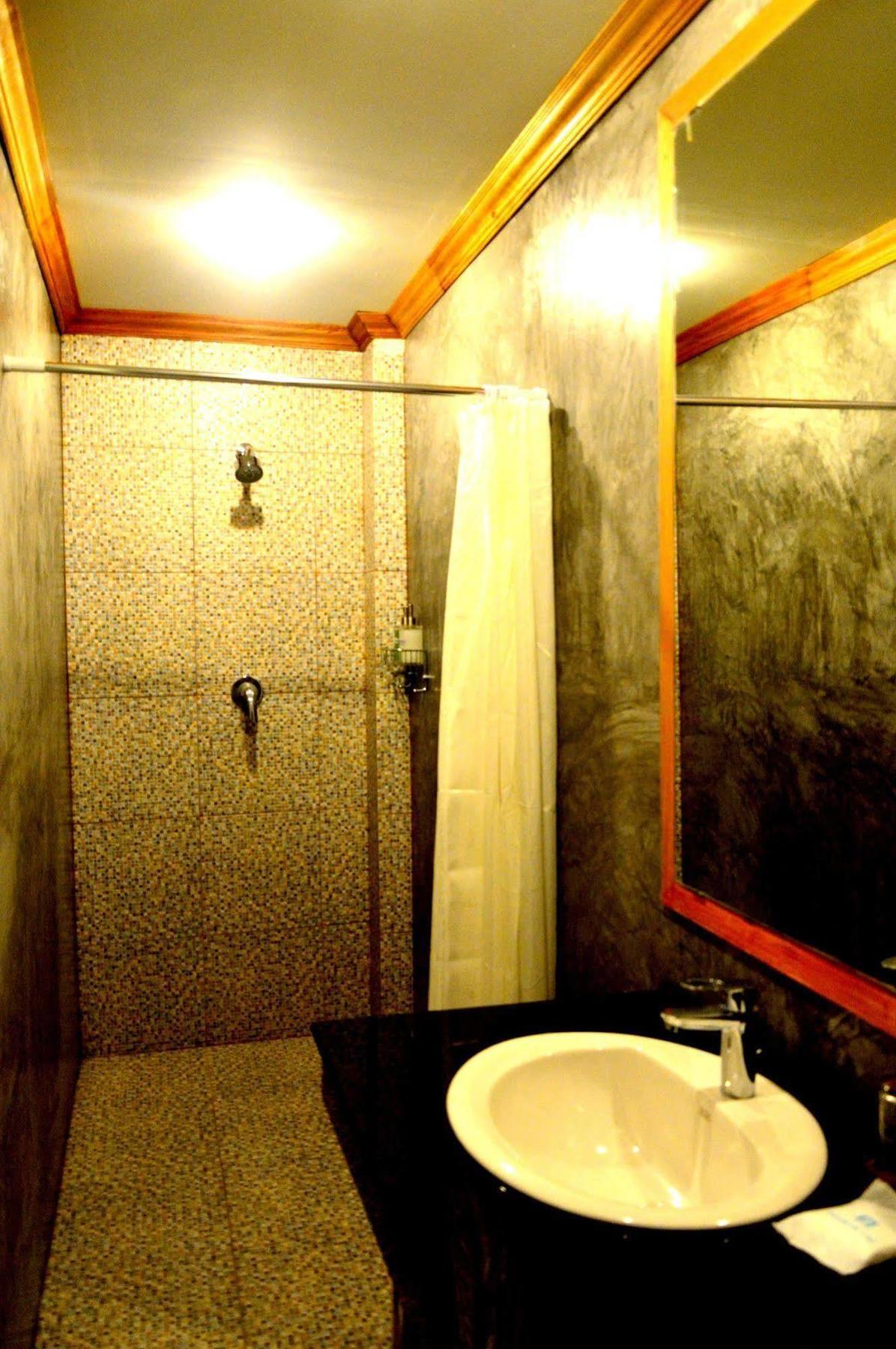 Chaphone Guesthouse Phuket Extérieur photo