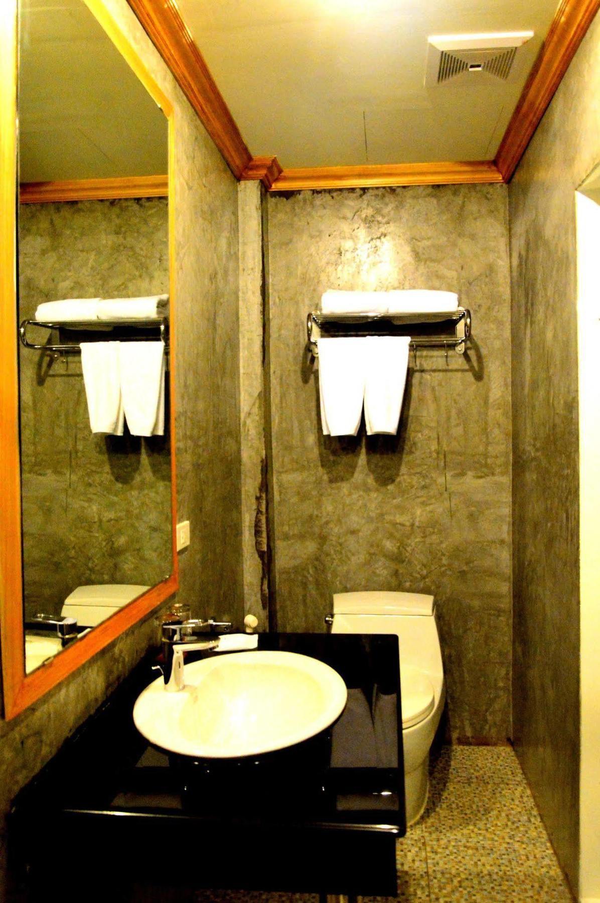Chaphone Guesthouse Phuket Extérieur photo