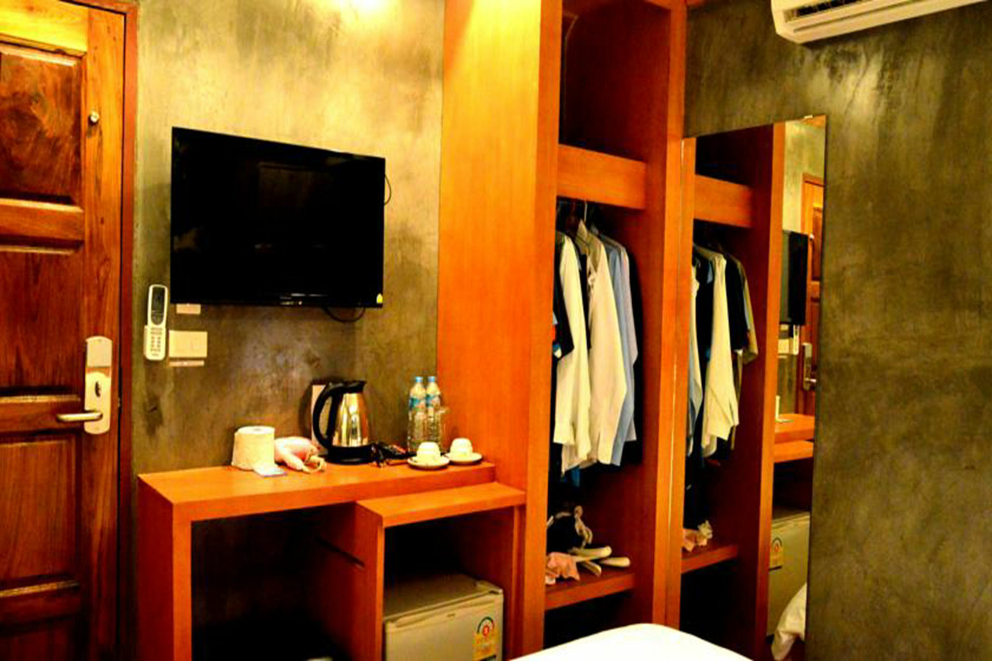Chaphone Guesthouse Phuket Extérieur photo